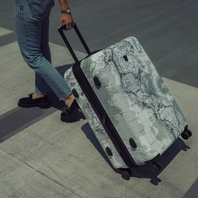 Journey 3G Fashion Spinner® 30 Inch Luggage - Image 18