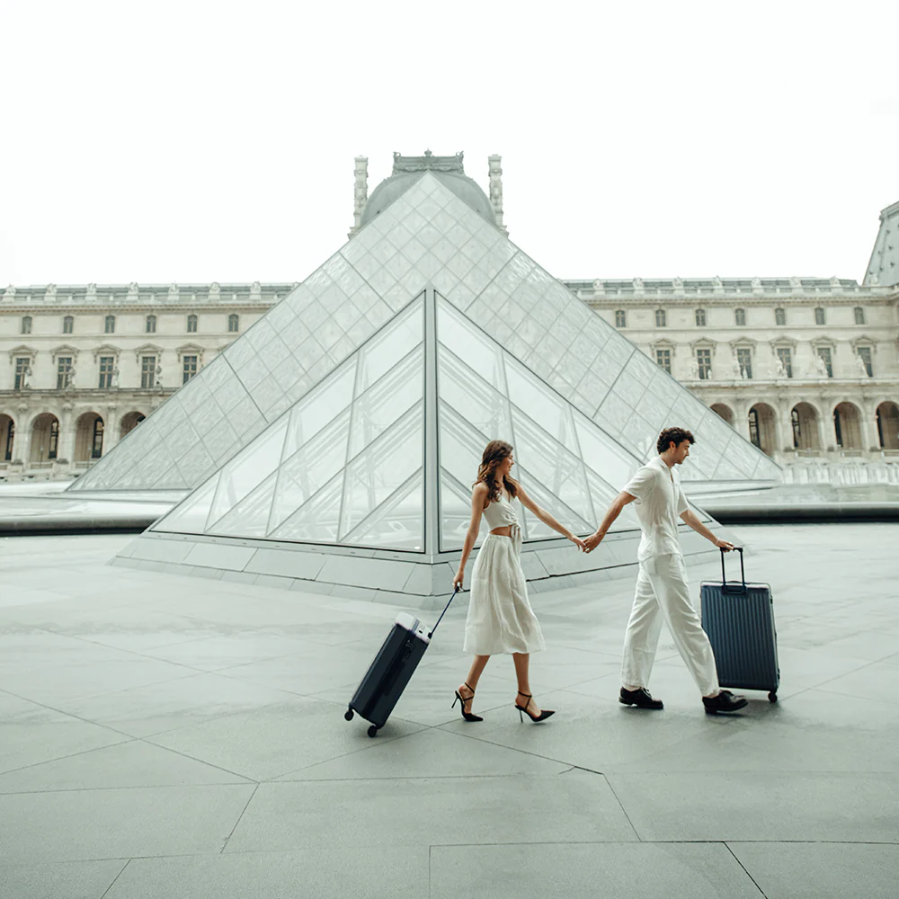 Luxe 21 Inch Carry-on Luggage - Image 29