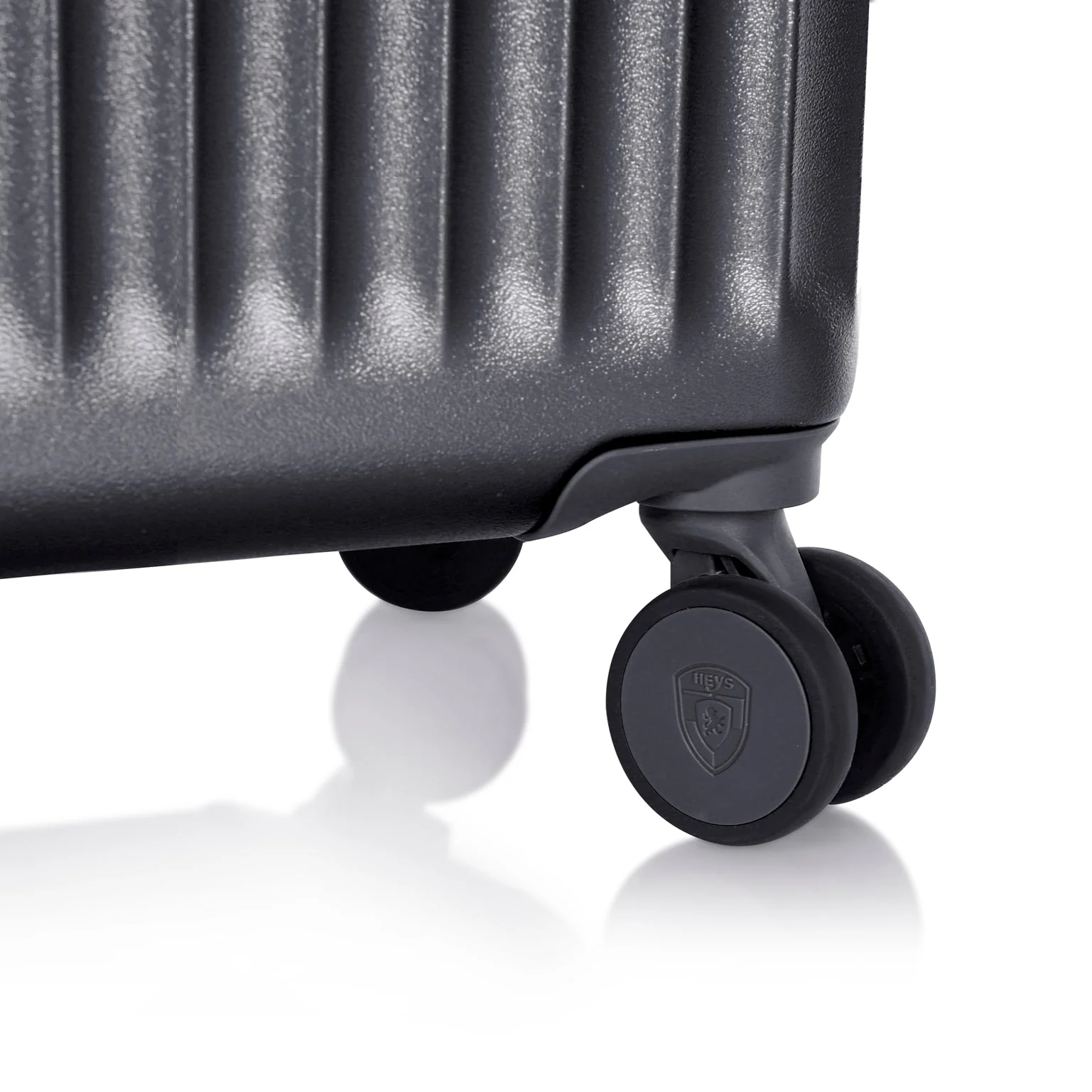 Luxe 26 Inch Luggage - Image 35