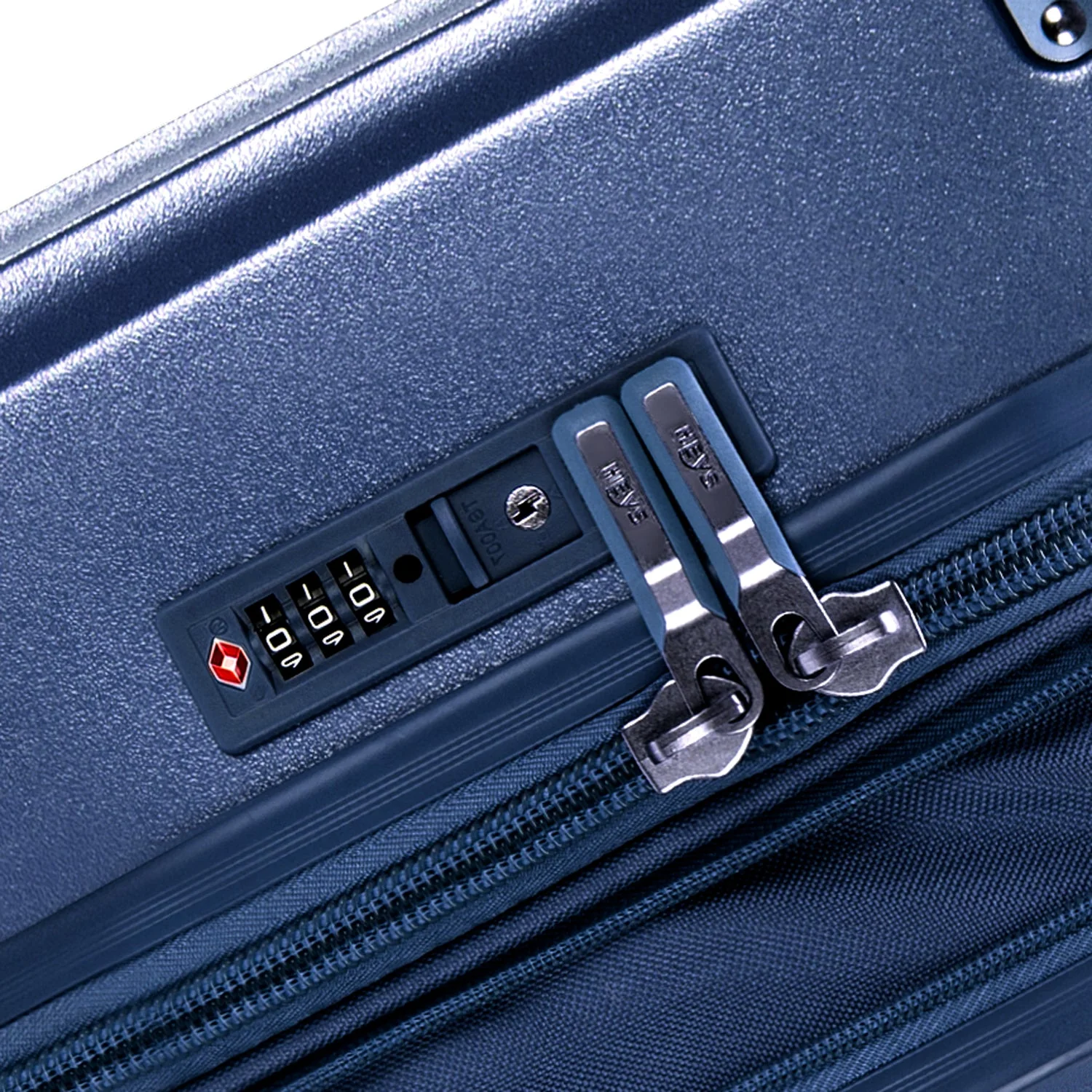 Luxe 26 Inch Luggage - Image 7