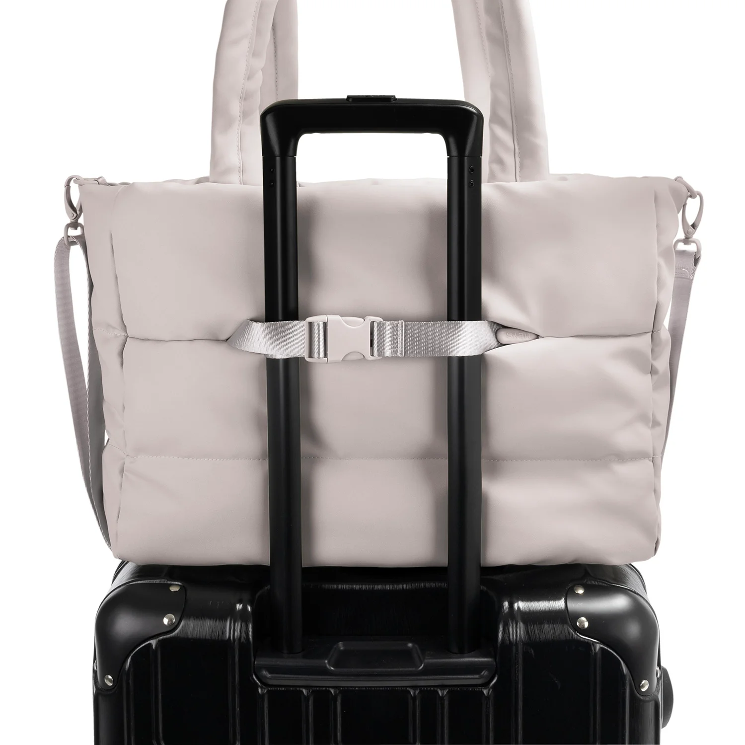 The Puffer Travel Tote - Atmosphere - Image 6
