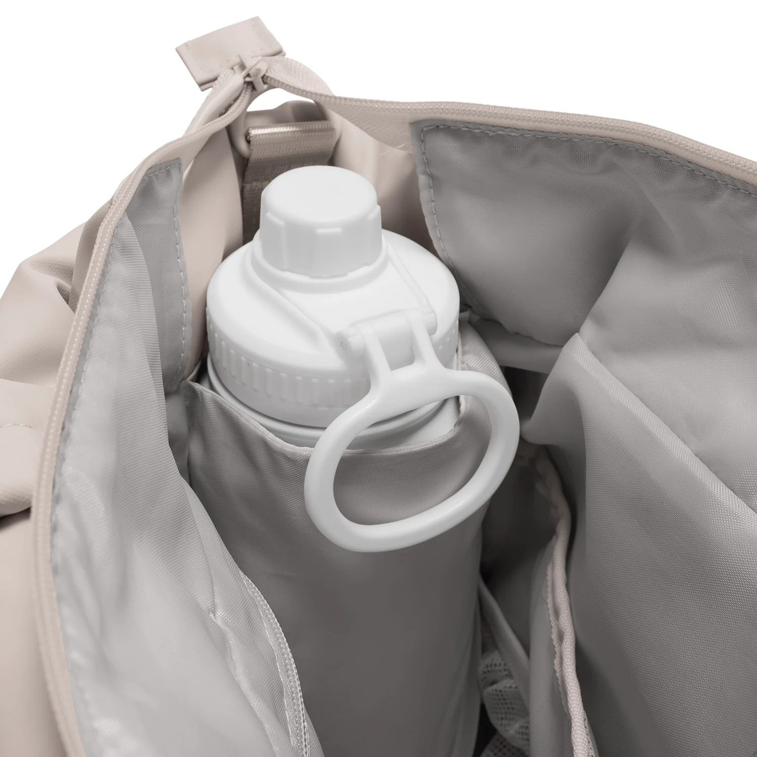 The Puffer Travel Tote - Atmosphere - Image 7